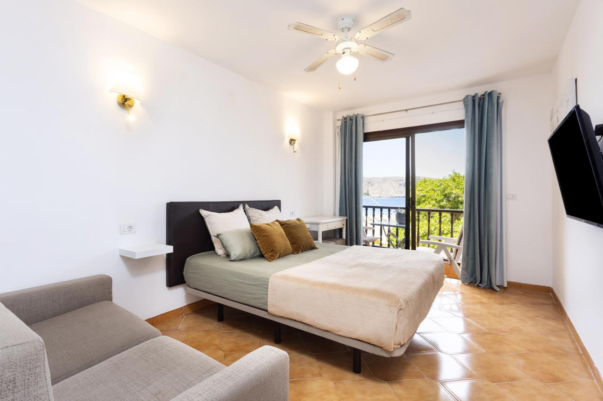 Classbnb - Seafront Studio With Beach View In The Center Of Los Cristianos Los Cristianos  Exterior photo